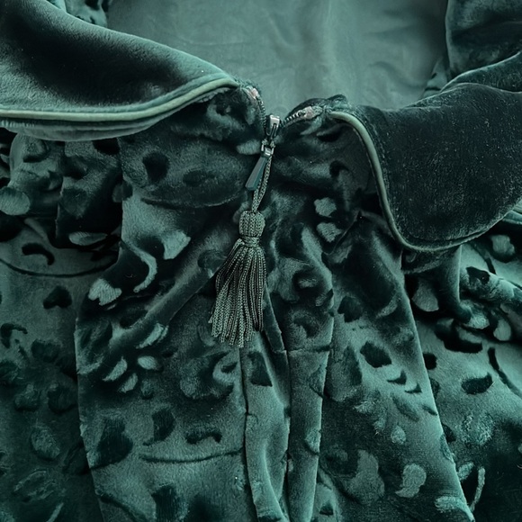 NWT Cabernet Woman Evergreen Embossed Velvet Zip Up Robe 3X - Picture 5 of 6